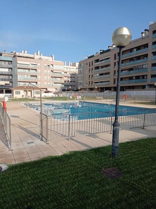 Acogedor Apartamento Con Piscina Y Garaje Apartment Huesca Exterior photo