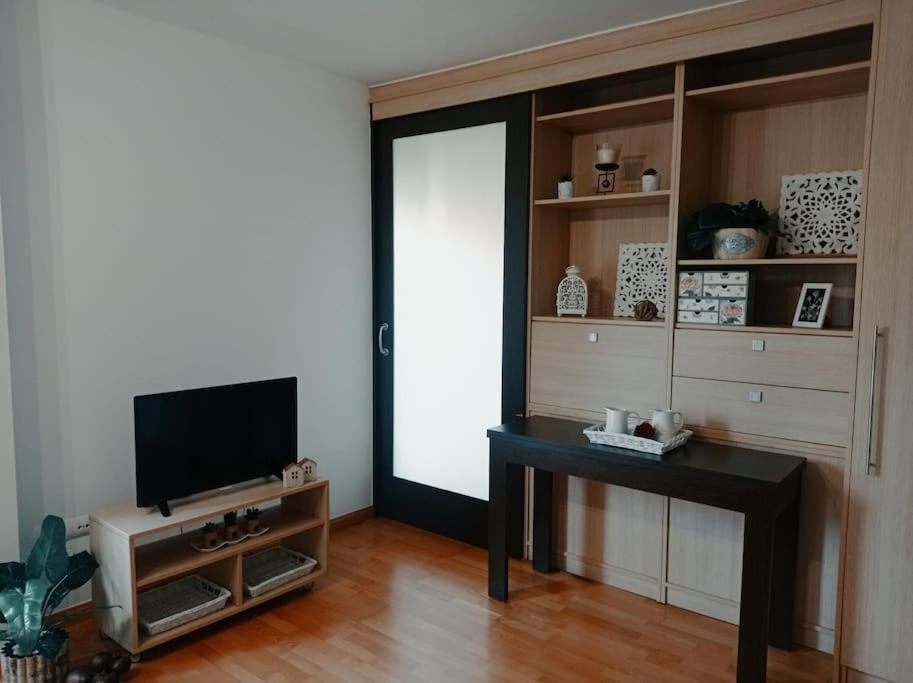 Acogedor Apartamento Con Piscina Y Garaje Apartment Huesca Exterior photo